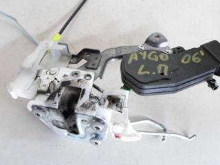замок двери передней левой Peugeot 107 1 поколение [рестайлинг] 2008