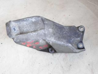 кронштейн двигателя Audi A4 B5 1999, 1.8 л., бензин