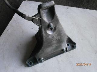 кронштейн двигателя Audi A4 B5 1998, 1.8 л., бензин, МКПП, универсал